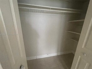 790 NE 122nd St in North Miami, FL - Foto de edificio - Building Photo