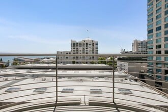 219 Brannan St in San Francisco, CA - Foto de edificio - Building Photo