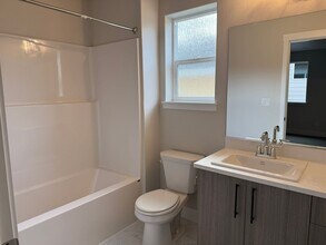 9701 NE 29th Ave in Vancouver, WA - Building Photo - Building Photo