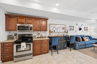 425 Broadway in Saratoga Springs, NY - Foto de edificio - Building Photo