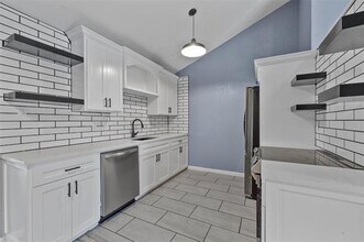 10001 Pack Saddle Trail in Fort Worth, TX - Building Photo - Building Photo