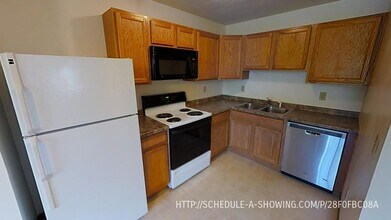 1007 W Ridge St in Marquette, MI - Building Photo - Building Photo