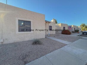 15601 N 27th St in Phoenix, AZ - Building Photo - Building Photo