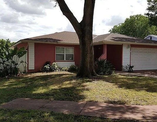 12343 102nd St in Largo, FL - Building Photo