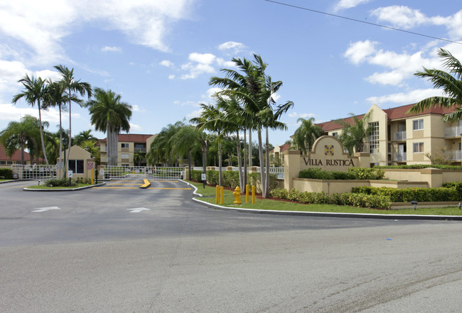 Villa Rustica in Hialeah, FL - Foto de edificio - Building Photo