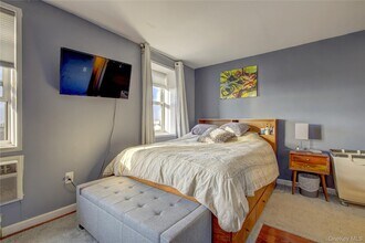 370 W Broadway in Long Beach, NY - Building Photo - Building Photo
