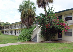 Village Greene in Cocoa, FL - Building Photo - Building Photo