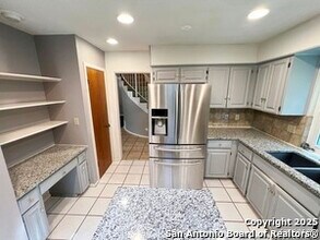 1207 Elks Pass Cir in San Antonio, TX - Building Photo - Building Photo
