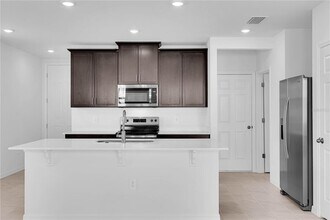 16362 Bird of Paradise Ave in Clermont, FL - Building Photo - Building Photo