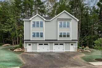 27 Birch Hl Ln in Somersworth, NH - Building Photo - Building Photo