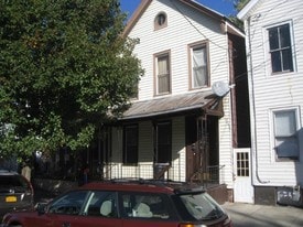 9 Robbins Ave in Troy, NY - Building Photo