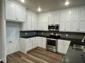 6512 Bent Wood Villas Dr in Oklahoma City, OK - Foto de edificio - Building Photo
