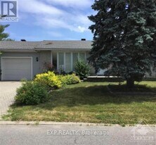 15 Saginaw Crescent in Ottawa, ON - Building Photo