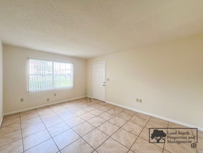 5818 Charlton Dr in Lakeland, FL - Building Photo - Building Photo