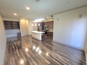 1800 St Joseph Pkwy in Houston, TX - Building Photo - Building Photo