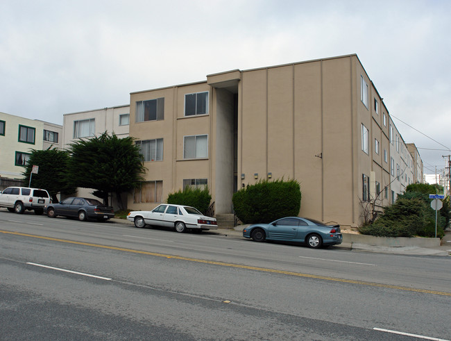 245 E Market St in Daly City, CA - Building Photo - Building Photo