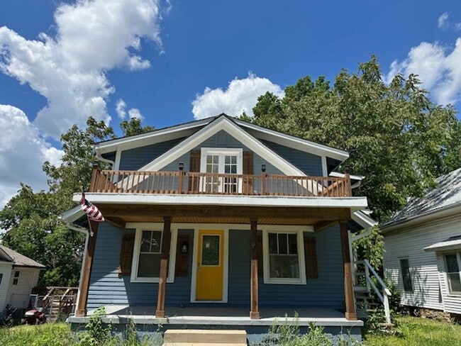property at 930 S Washington St