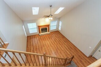 401 Creekstone Dr in Indianapolis, IN - Building Photo - Building Photo