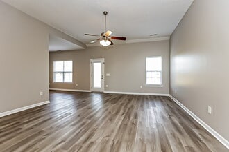 120 Emma Ct in Murfreesboro, TN - Foto de edificio - Building Photo