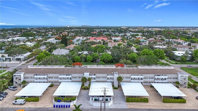 440 Broad Ave S in Naples, FL - Building Photo - Building Photo