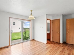 28 Fetzer Ct in Bloomington, IL - Building Photo - Building Photo