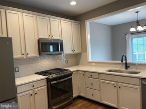 296 N Caldwell Cir in Downingtown, PA - Building Photo - Building Photo