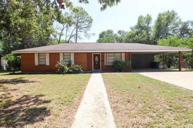 property at 1304 Woodlawn St