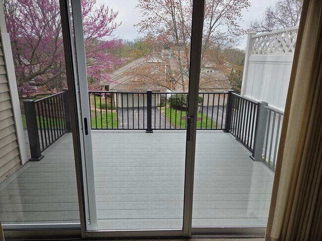 2313 Manor Lake Ct in Chesterfield, MO - Building Photo - Building Photo