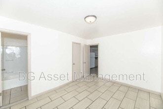 728 Darina Ave in Sacramento, CA - Building Photo - Building Photo