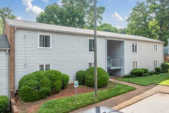 Sharon Lakes in Charlotte, NC - Building Photo - Building Photo