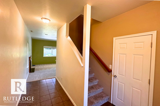 2337 Dahlia Way in Medford, OR - Building Photo - Building Photo