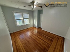 121 Irving St in Fall River, MA - Building Photo - Building Photo