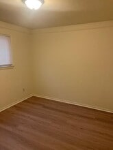 8254 Milburn St in Westland, MI - Building Photo - Building Photo