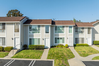 Cedar Glen in Lake Forest, CA - Building Photo - Building Photo