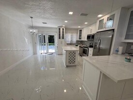 18908 Bob-O-Link Dr in Hialeah, FL - Building Photo