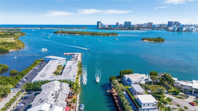 2700 NE 135th St in North Miami, FL - Building Photo - Building Photo