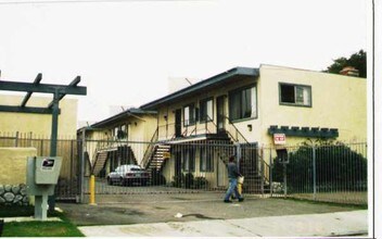 4002 W Valencia Dr in Fullerton, CA - Building Photo - Building Photo