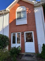 585 Park Rd, Unit 3-8 in Waterbury, CT - Building Photo