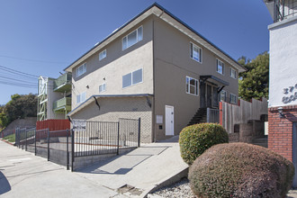 3647 Coolidge Ave in Oakland, CA - Foto de edificio - Building Photo