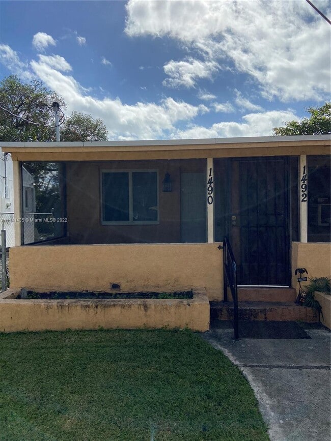 1490 NW 38th St-Unit -NONE in Miami, FL - Building Photo - Building Photo