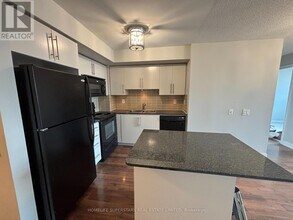25 Viking Ln in Toronto, ON - Building Photo - Building Photo