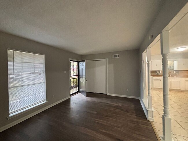 5240 Bitter Creek Dr in Memphis, TN - Building Photo - Building Photo