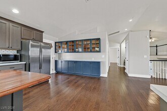 391 E Kimberly Dr in Henderson, NV - Building Photo - Building Photo