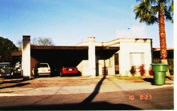 1651 N Louis Ln in Tucson, AZ - Building Photo - Building Photo