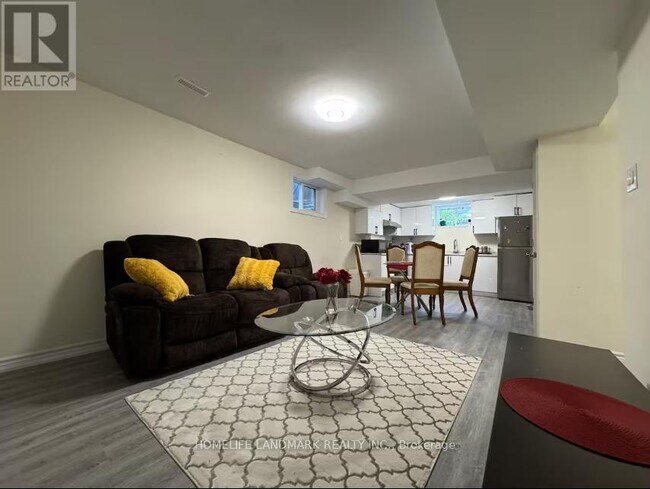 50 Addison St in Richmond Hill, ON - Building Photo - Building Photo