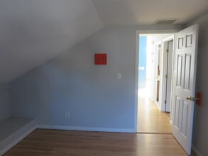 215 First Ave, Unit #3 in West Haven, CT - Building Photo - Building Photo