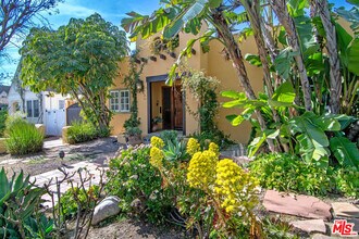 543 N Las Palmas Ave in Los Angeles, CA - Building Photo - Building Photo