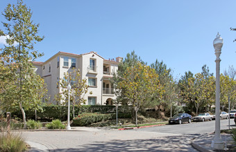 Mission Hills in Camarillo, CA - Foto de edificio - Building Photo