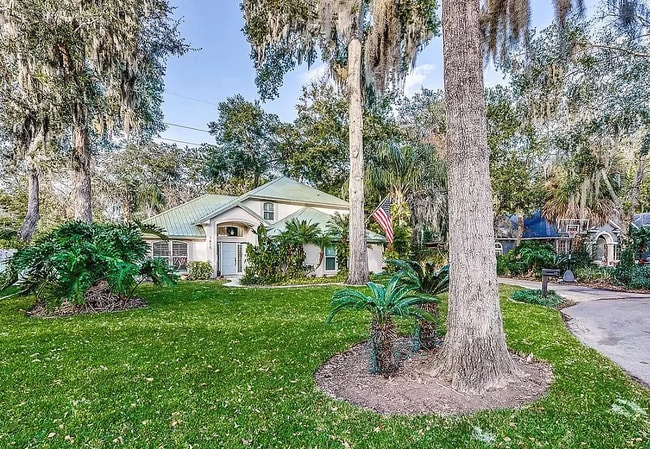 property at 1815 Kings Ct