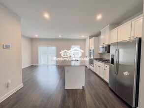 1011 Port Side Way in Chesapeake, VA - Building Photo - Building Photo